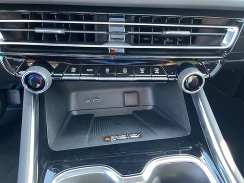 New 2025 Chevrolet Traverse LT w/ Enhanced Driving Package image 33