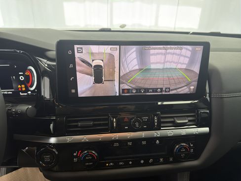 New 2026 Nissan Pathfinder Platinum image 6