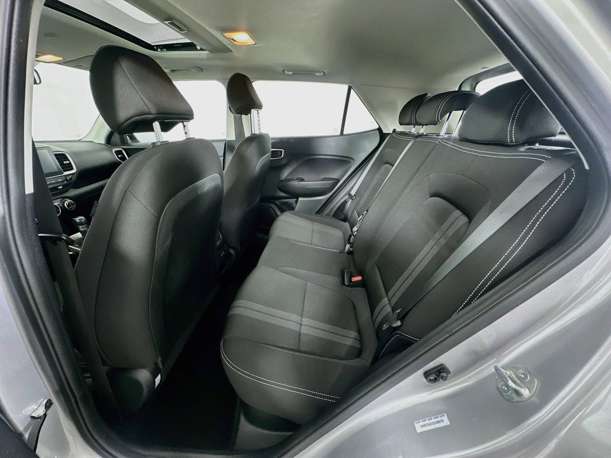 Used 2025 Hyundai Venue SEL FWD image 27