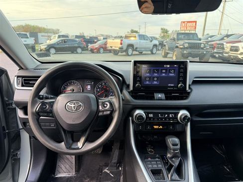 Used 2019 Toyota RAV4 XLE AWD/4WD image 25