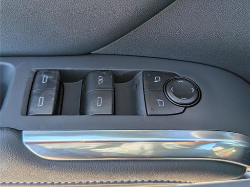 New 2026 Chevrolet Traverse LT image 15