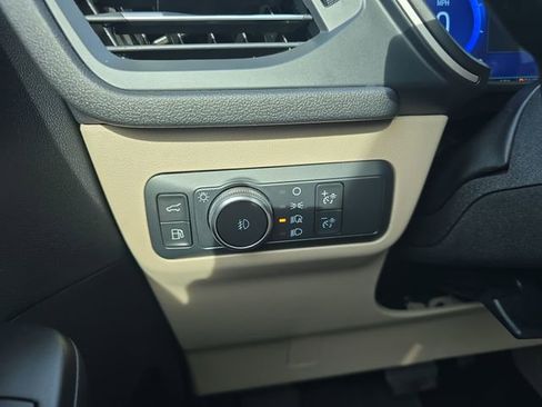 Used 2022 Ford Escape SEL w/ Technology Package FWD image 27