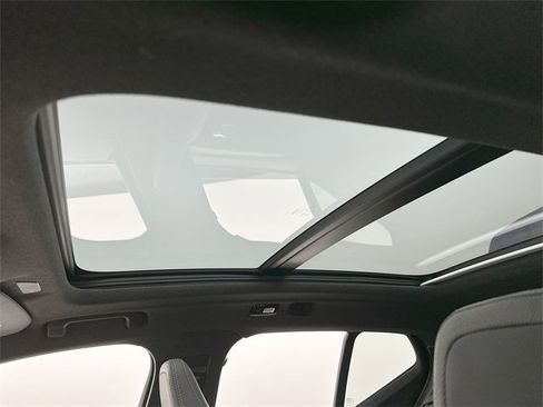 Certified 2023 Volvo XC40 Recharge Ultimate w/ Protection Package Premier image 22