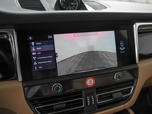 Certified 2026 Porsche Macan AWD/4WD image 25