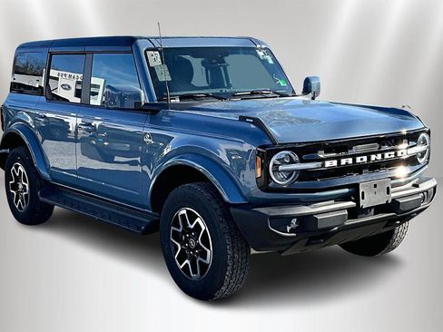 Used 2025 Ford Bronco Outer Banks image 9