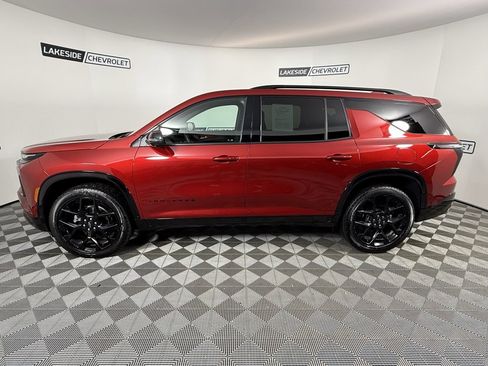 Used 2024 Chevrolet Traverse RS w/ LPO, Floor Liner Package image 3