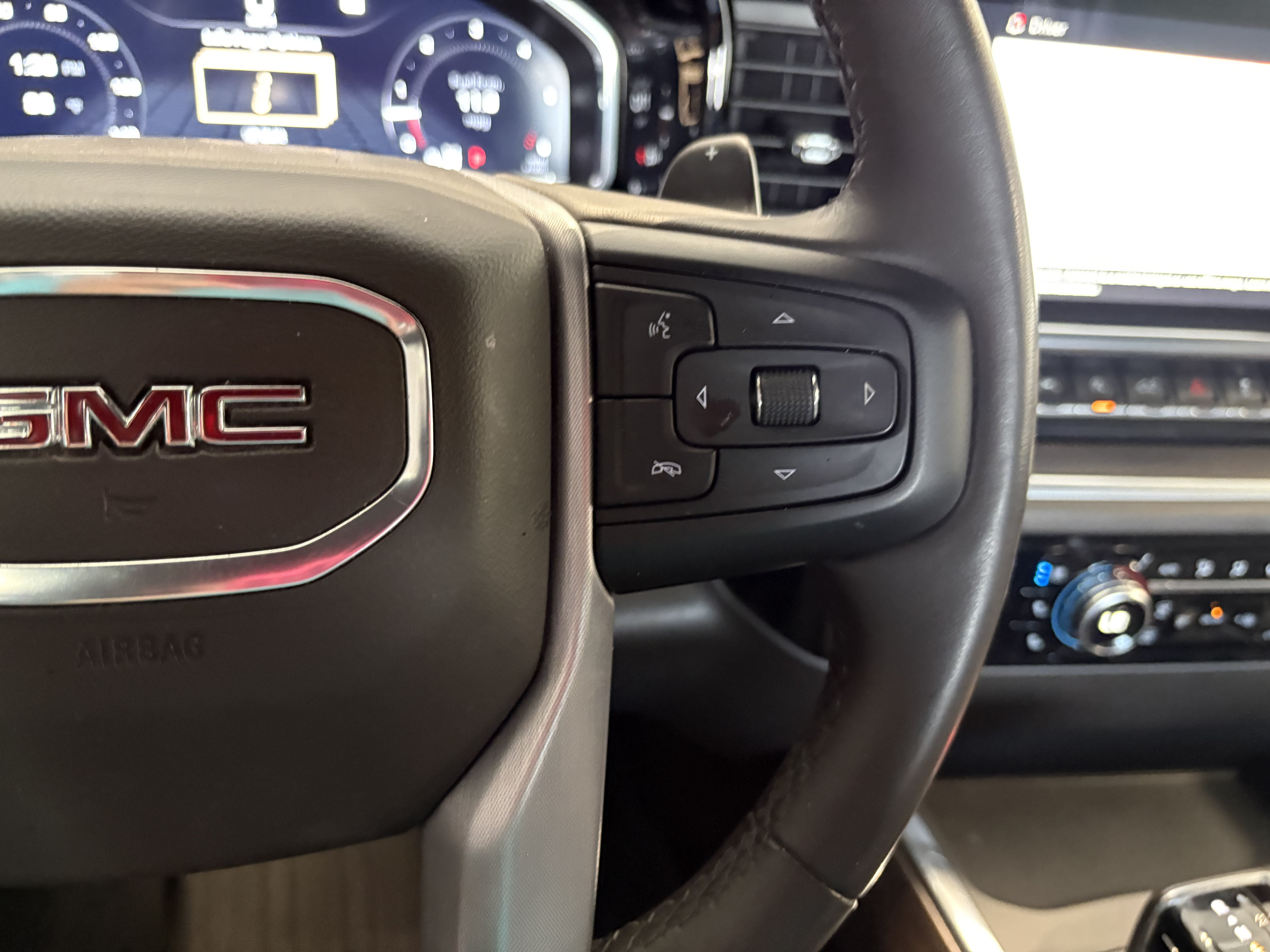 Used 2022 GMC Sierra 1500 SLT w/ SLT Convenience Package AWD/4WD image 26