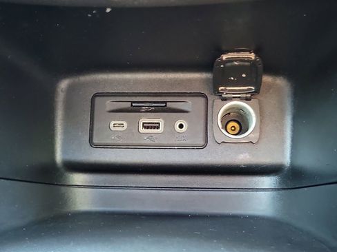 Used 2022 Chevrolet Equinox RS w/ RS Leather Package image 34