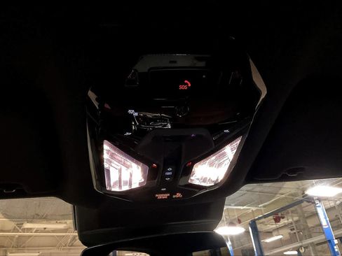 Certified 2025 BMW 760i xDrive w/ Executive Package image 36