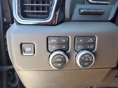 New 2026 GMC Sierra 3500 Denali w/ Denali Reserve Package AWD/4WD image 31