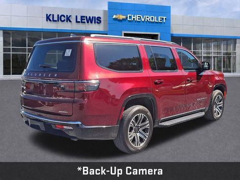 Used 2024 Jeep Wagoneer Series II w/ Flexible Seating Group RWD image 8