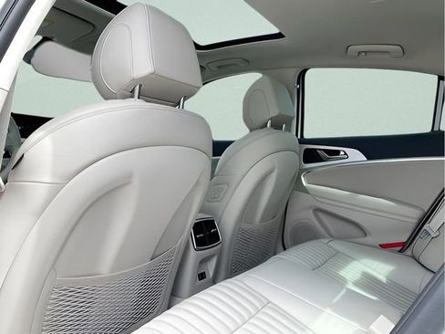 New 2026 Genesis G70 2.5T Prestige image 12