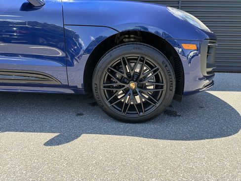 Certified 2023 Porsche Macan GTS AWD/4WD image 9