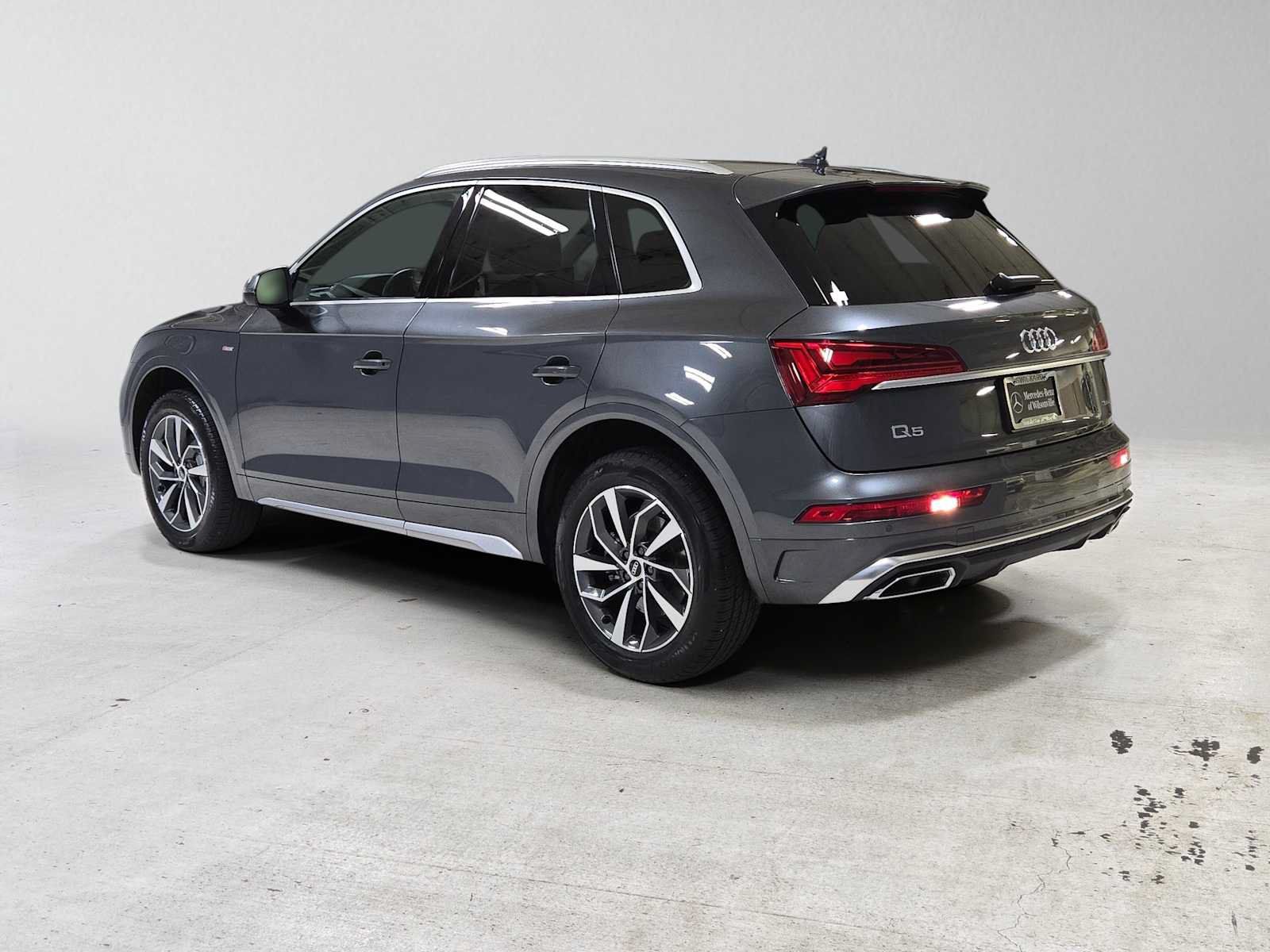 Used 2023 Audi Q5 2.0T Premium Plus w/ Premium Plus Package AWD/4WD image 5