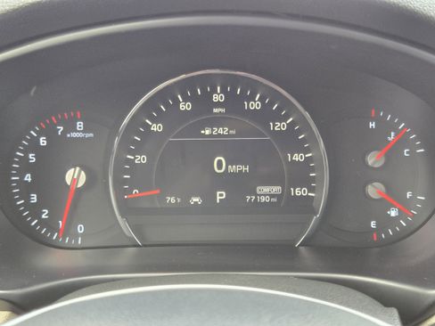 Used 2019 Kia Sorento EX FWD image 13