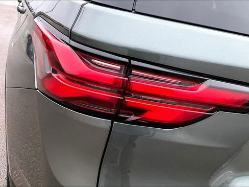 Certified 2023 Chevrolet Traverse LT image 24