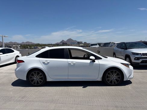 Used 2023 Toyota Corolla LE FWD image 2