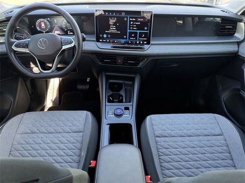 Used 2025 Volkswagen Tiguan S image 7