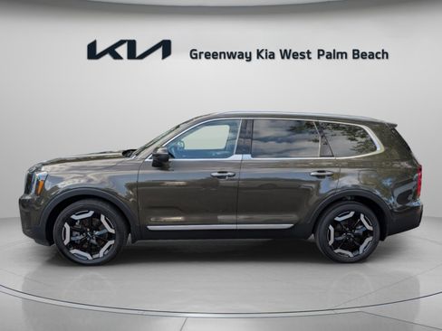 Certified 2023 Kia Telluride S w/ S Sunroof Package image 5