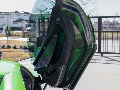 Used 2018 McLaren 570S Spider image 36