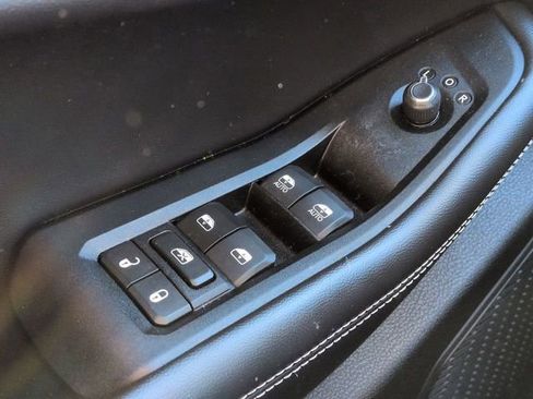 Used 2023 Jeep Grand Cherokee Laredo X image 24