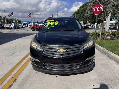 Used 2016 Chevrolet Traverse LT w/ Style and Technology Package image 2