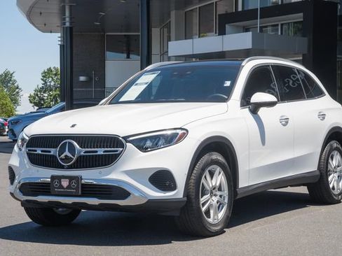 Certified 2025 Mercedes-Benz GLC 300 4MATIC w/ Driver Assistance Package image 3