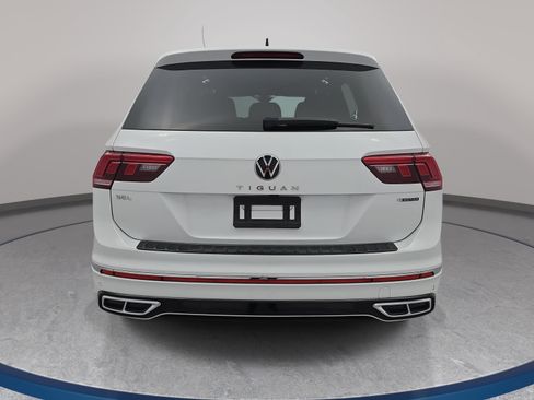 Certified 2024 Volkswagen Tiguan SEL R-Line AWD/4WD image 6