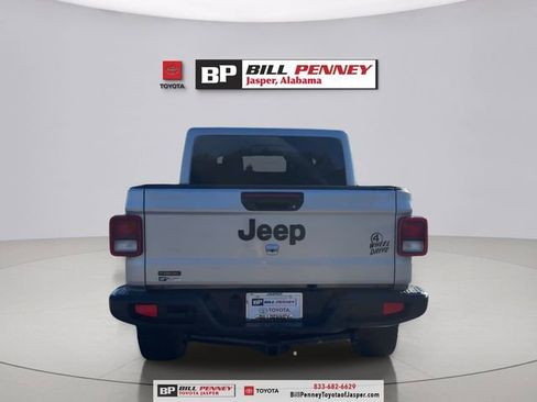 Used 2023 Jeep Gladiator Sport AWD/4WD image 4