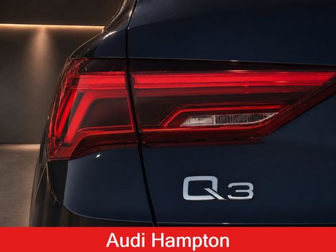 Used 2025 Audi Q3 2.0T Premium w/ Convenience Package AWD/4WD image 11