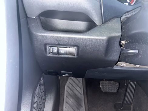 Used 2021 Toyota RAV4 XLE FWD image 58