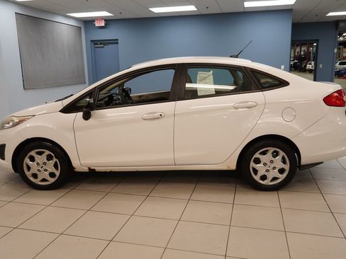 Used 2012 Ford Fiesta S FWD image 2