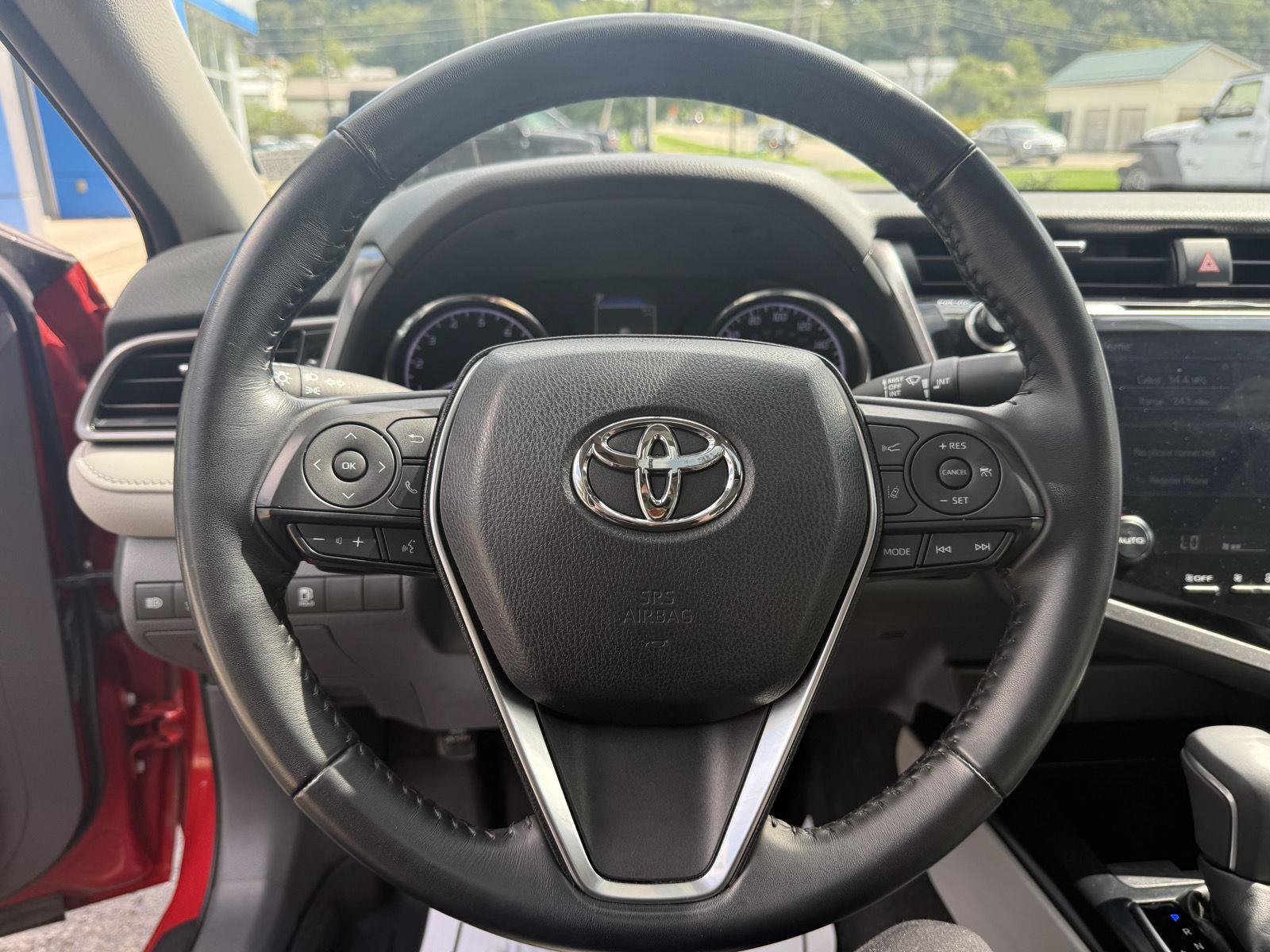 Used 2019 Toyota Camry SE w/ Audio Package FWD image 11