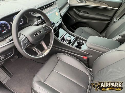 New 2026 Jeep Grand Cherokee Limited image 15