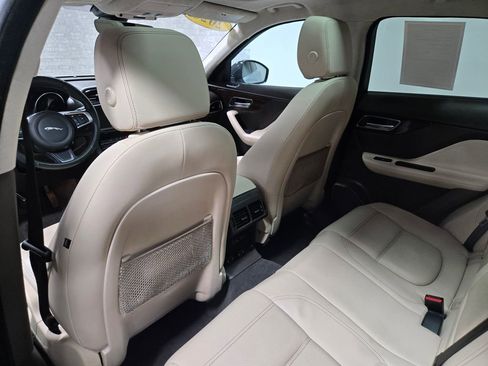 Used 2020 Jaguar F-PACE Prestige image 35