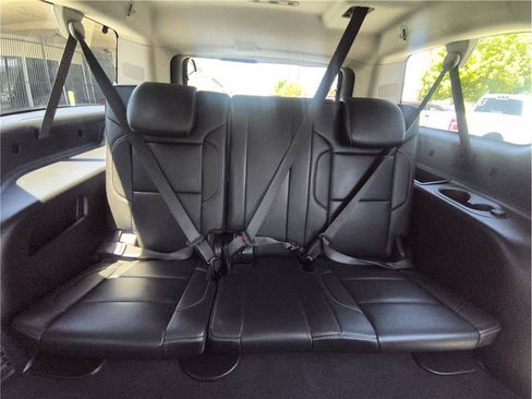 Used 2019 Chevrolet Suburban Premier AWD/4WD image 11