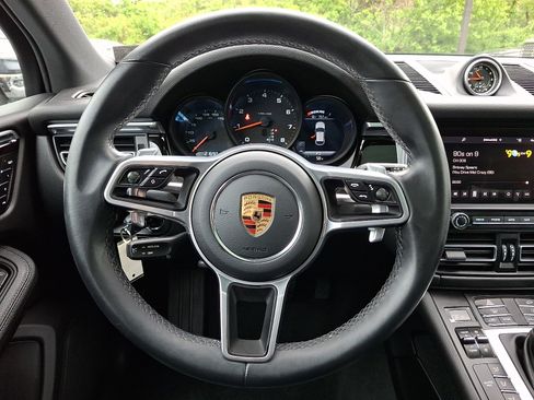 Used 2020 Porsche Macan AWD/4WD image 19