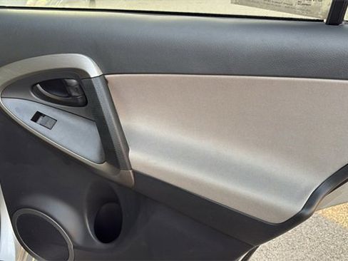 Used 2012 Toyota RAV4 4WD image 25