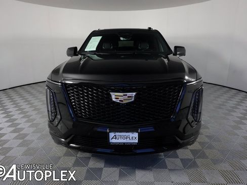 Used 2025 Cadillac Escalade ESV Sport w/ Touring Package image 14