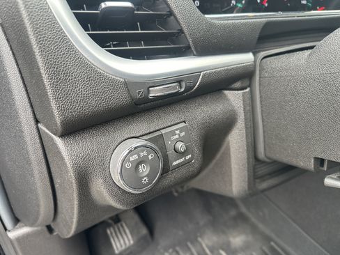 Used 2016 Chevrolet Traverse LTZ AWD/4WD image 14