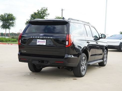 Used 2025 Ford Expedition Active AWD/4WD image 9