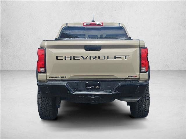 Used 2024 Chevrolet Colorado ZR2 w/ Technology Package AWD/4WD image 8