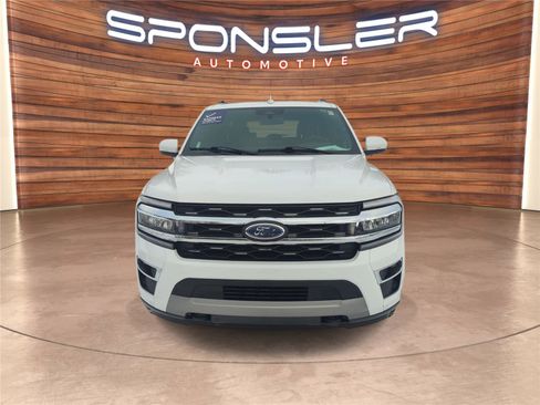Used 2022 Ford Expedition Max Limited image 8