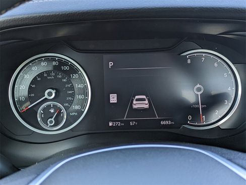 Used 2025 Genesis G70 2.5T image 24