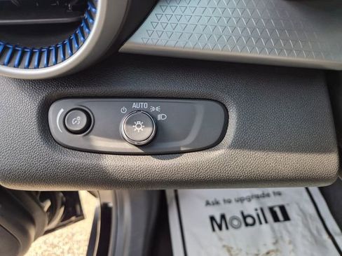 Used 2024 Chevrolet Trax LS w/ LS Convenience Package image 17