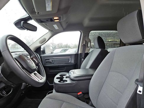 Used 2023 RAM 1500 Classic SLT image 24