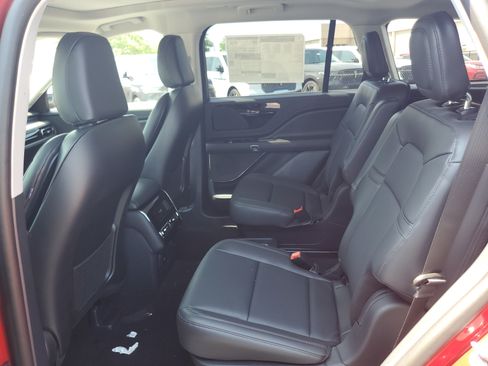New 2026 Lincoln Aviator AWD image 23