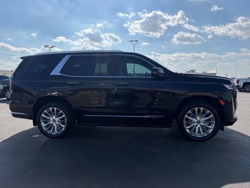 Used 2024 Cadillac Escalade Premium Luxury AWD/4WD image 4
