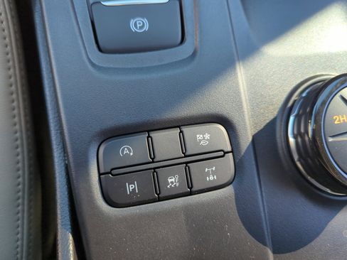 Used 2025 Ford Ranger Lariat w/ Trailer Tow Package image 32