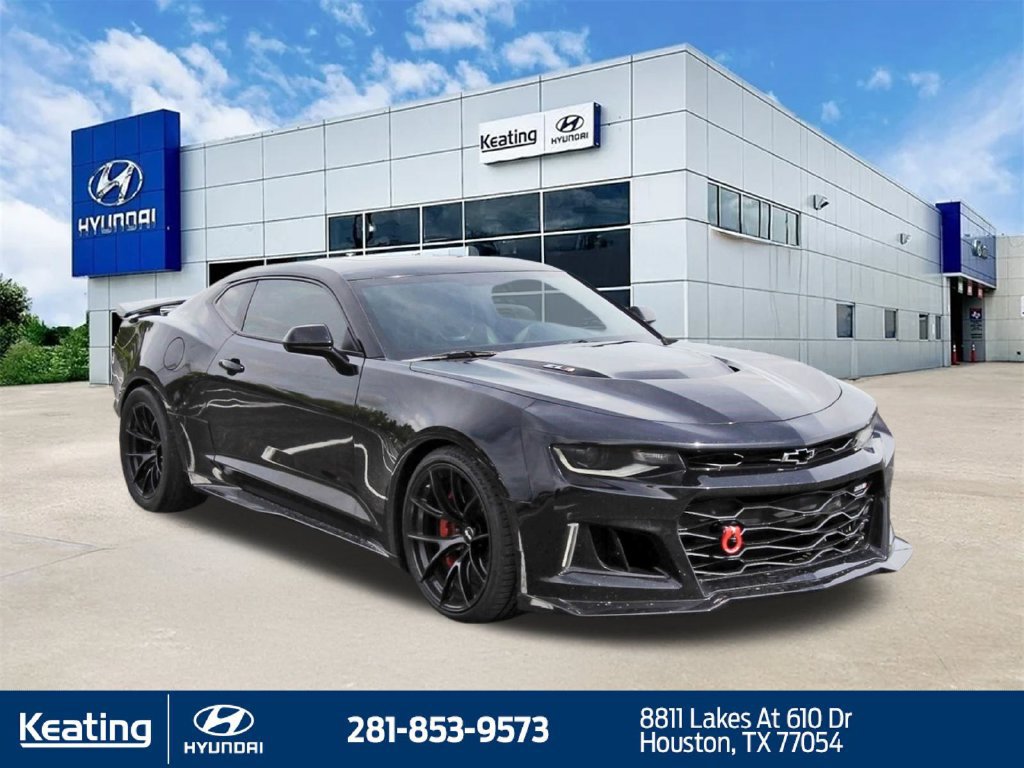 Used 2020 Chevrolet Camaro ZL1 RWD image 3